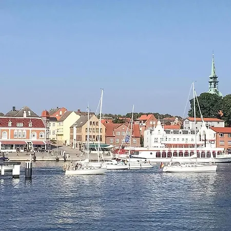 Vakantiehuis Stunning In Ostseeresort With Sauna *